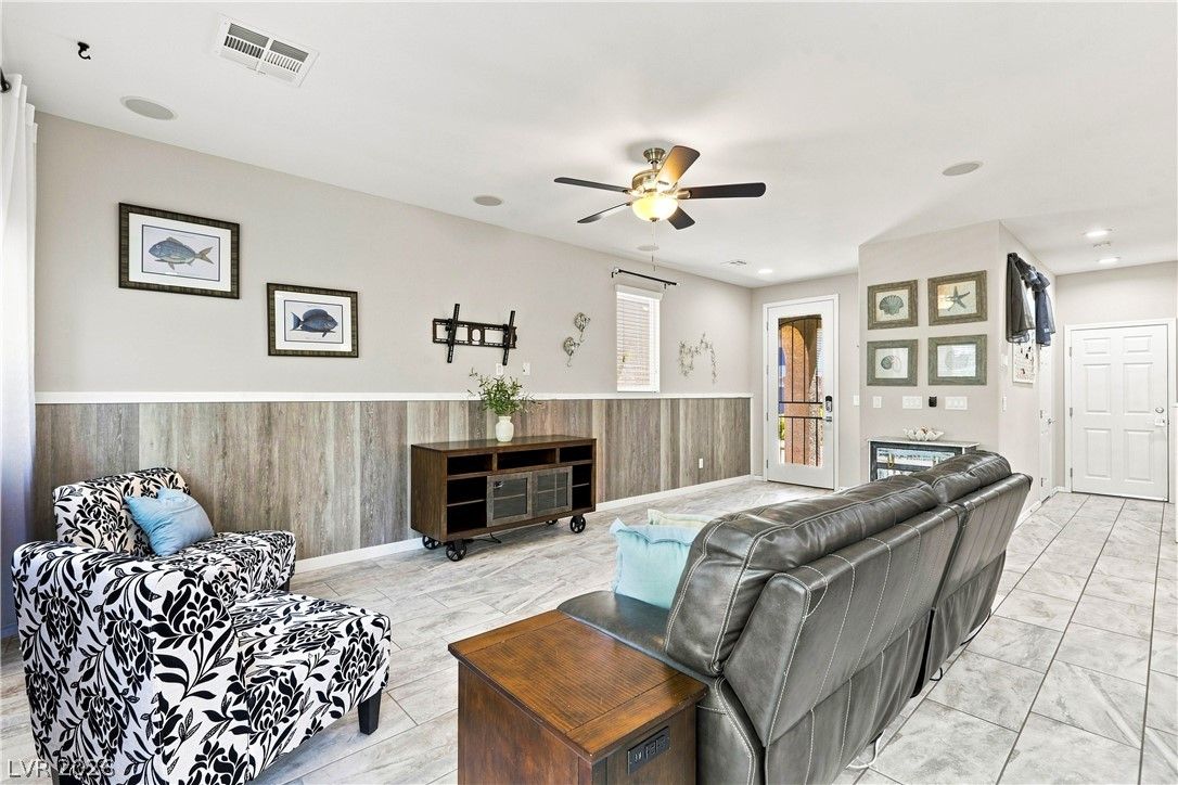 8240 Southern Cross Avenue — photo 4