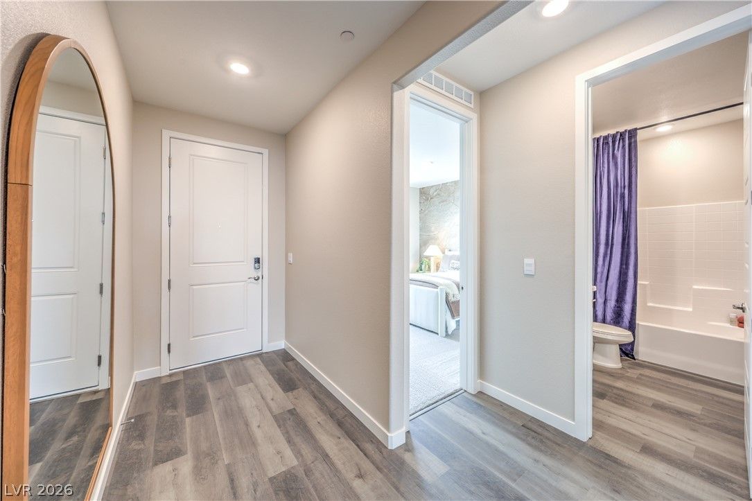 1404 Jorian Bay Drive — photo 3 of 32