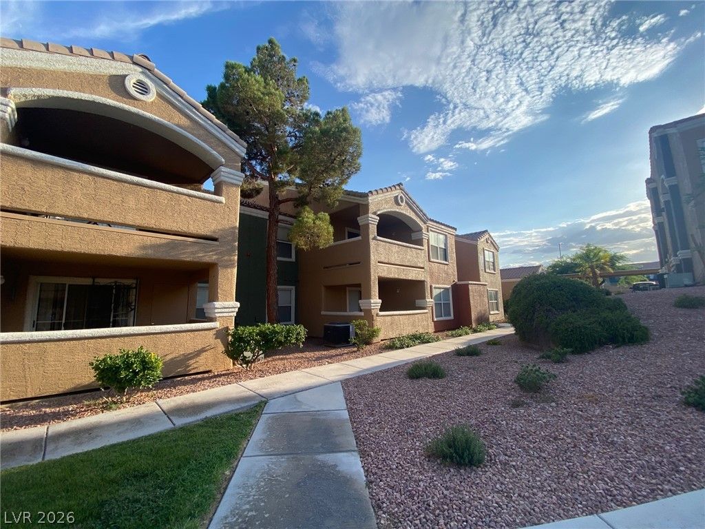 8101 West FLAMINGO Road 2055 — photo 2