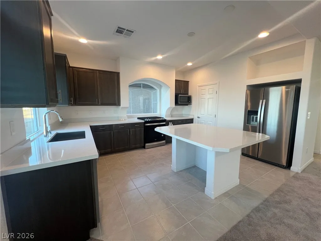5872 Aurora Gold Avenue — photo 3