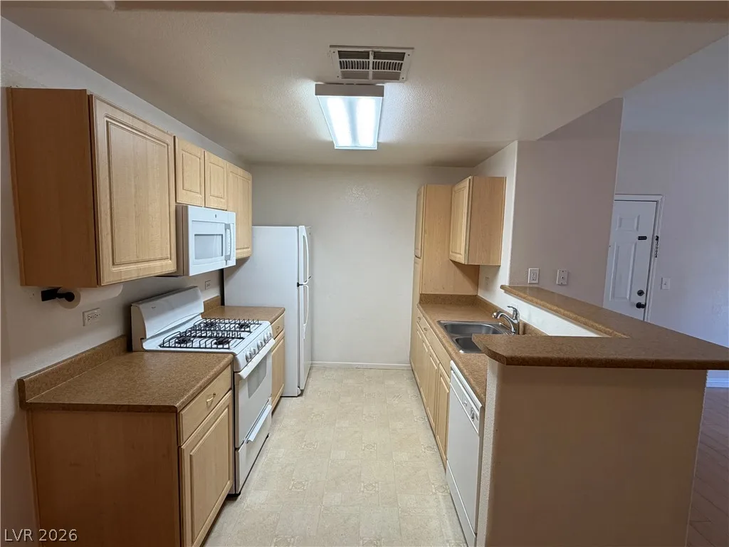 8250 GRAND CANYON Drive 1035 — photo 4