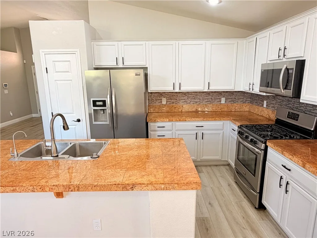 7914 Villa Pintura Avenue — photo 4