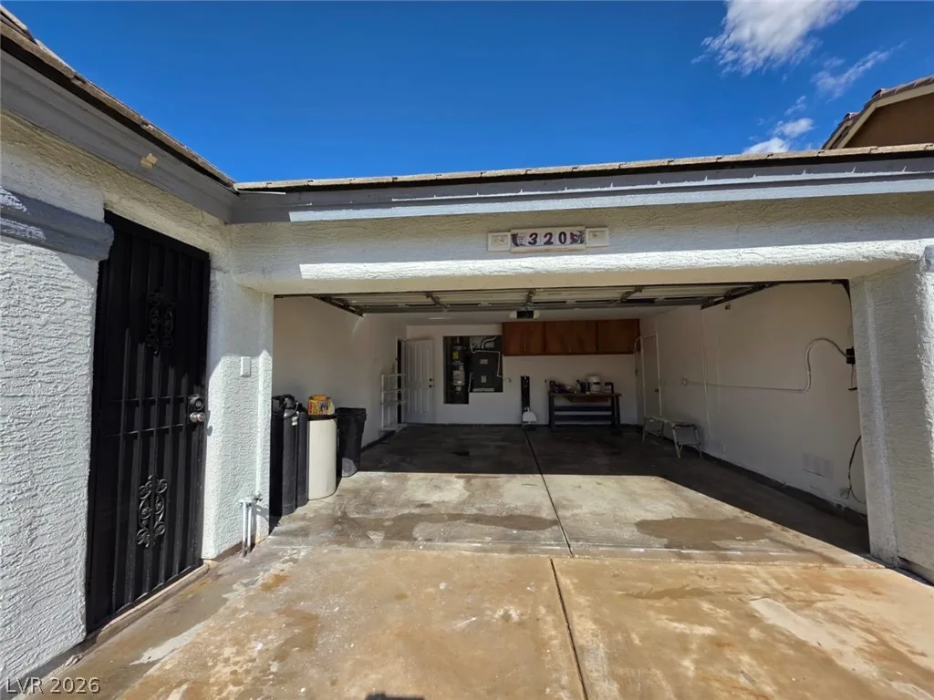 320 New Hope Drive — photo 3