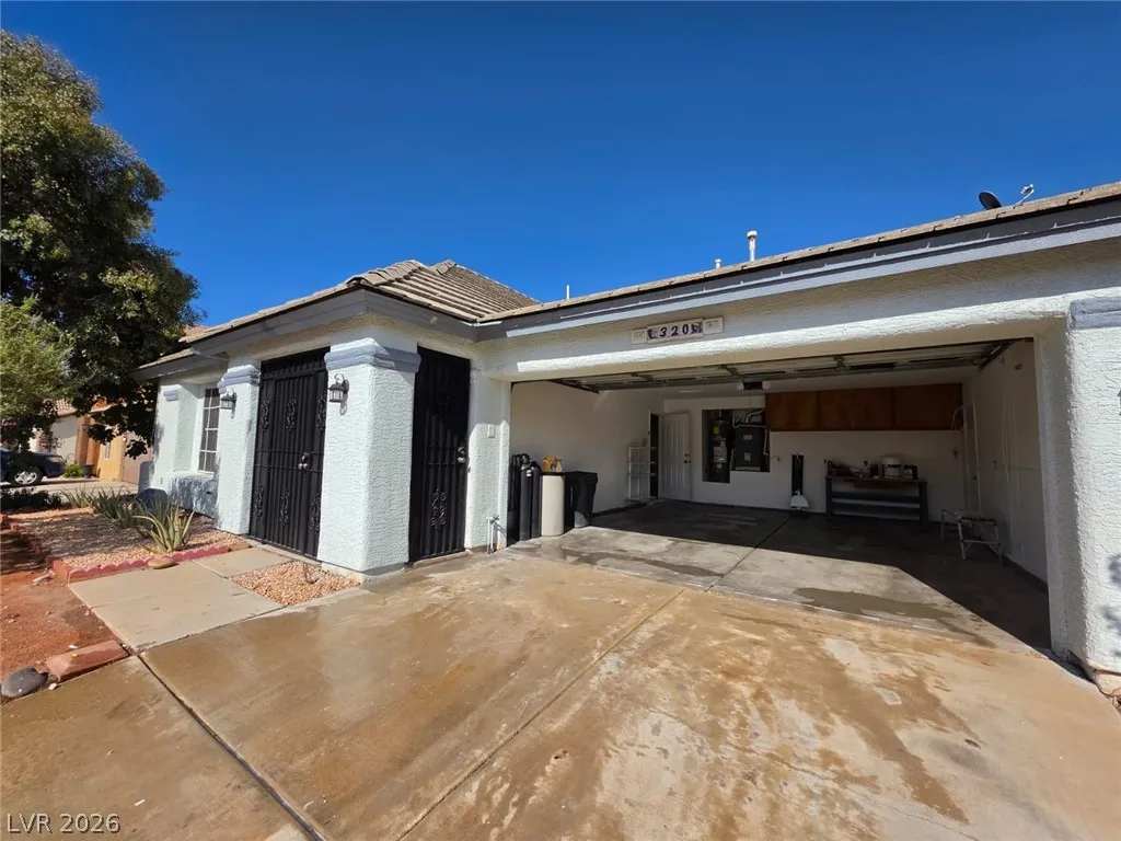 320 New Hope Drive — photo 4