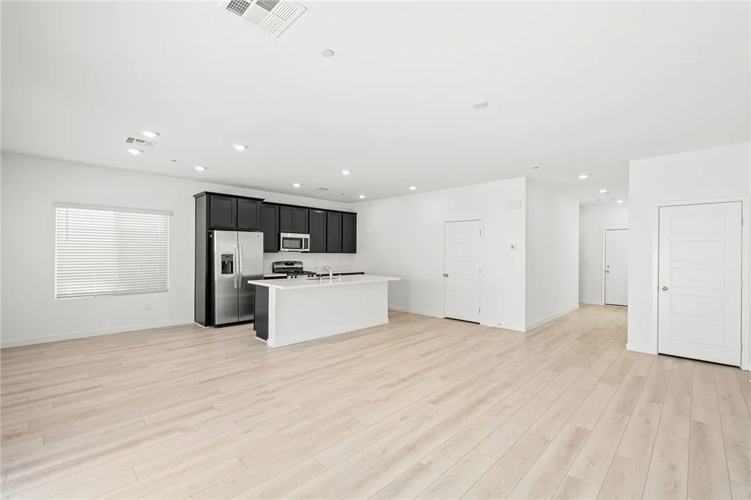 3375 Dancing Waters Street — photo 4