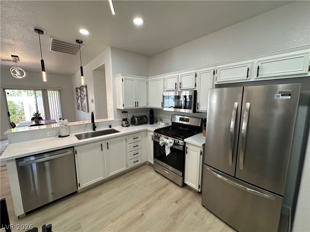 9825 Garamound Avenue — photo 2