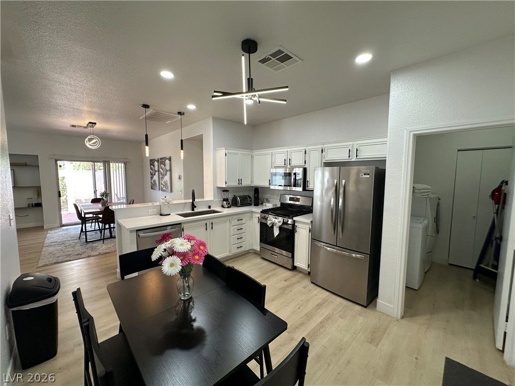9825 Garamound Avenue — photo 3