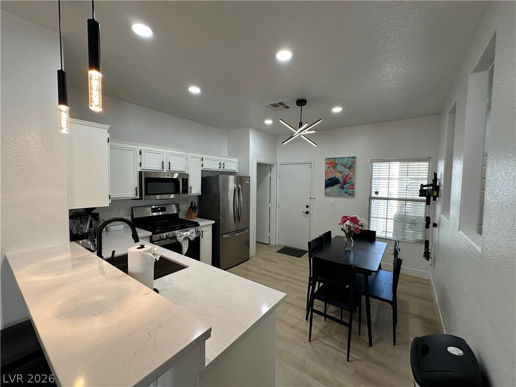 9825 Garamound Avenue — photo 4