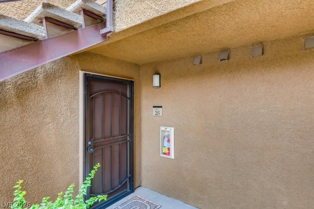950 Seven Hills Drive 215 — photo 3