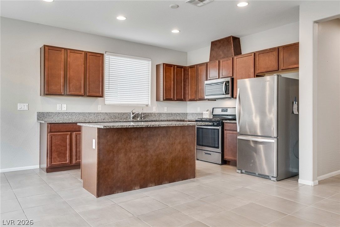 126 Pivot Avenue — photo 2 of 19