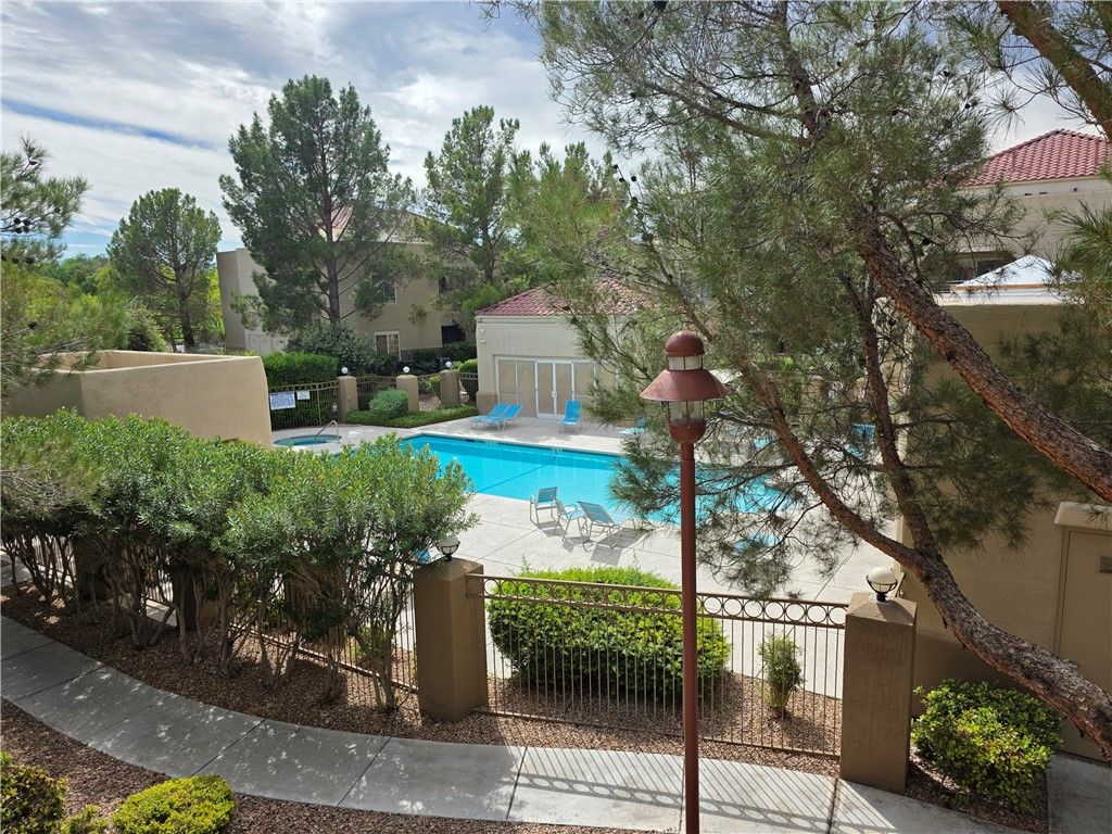 1909 Rio Canyon Court 202 — photo 3 of 11