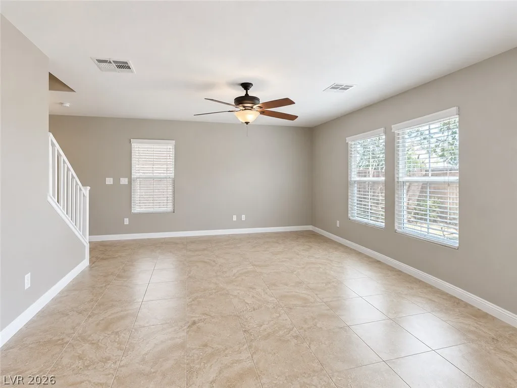 10627 Pennant Avenue — photo 3