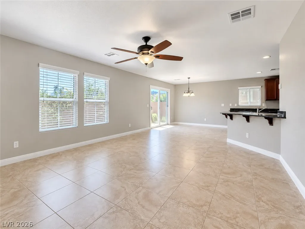 10627 Pennant Avenue — photo 4