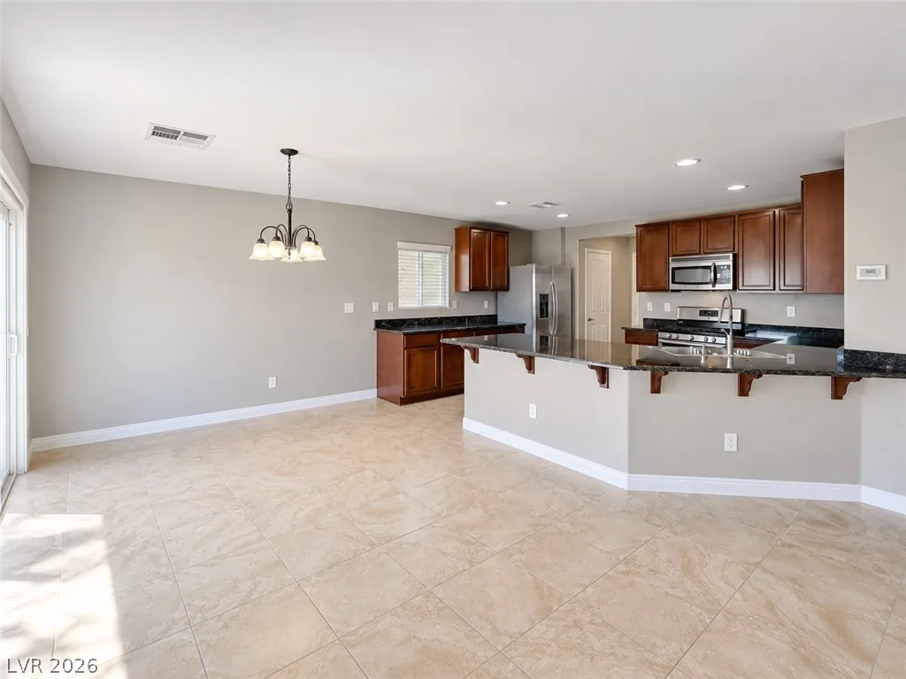 10627 Pennant Avenue — photo 5