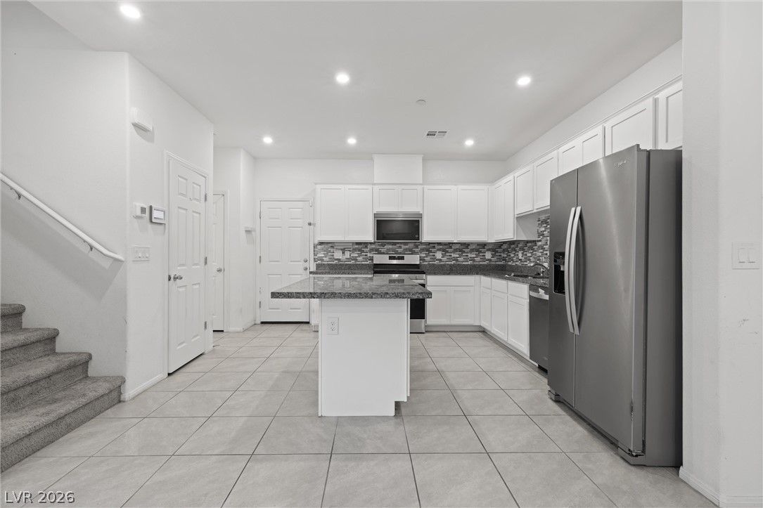 527 Cattleya Place — photo 3 of 18