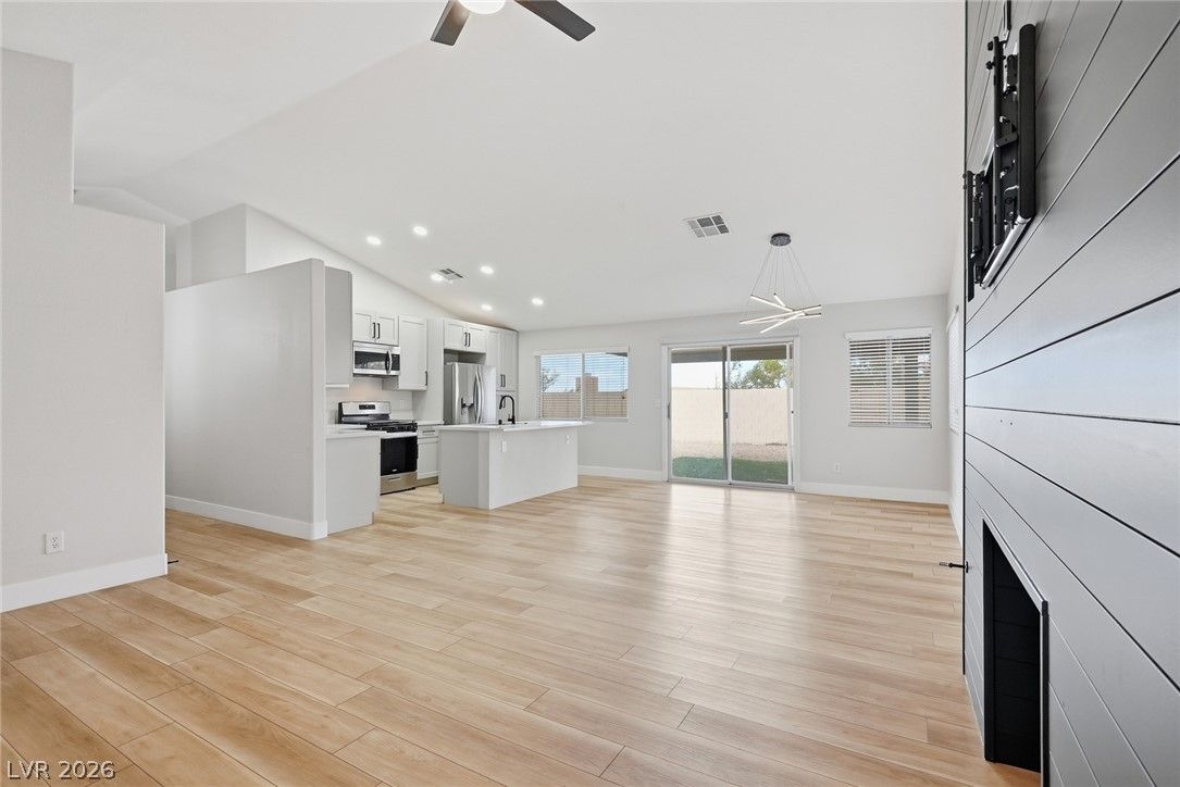 113 Tamarack Drive — photo 4