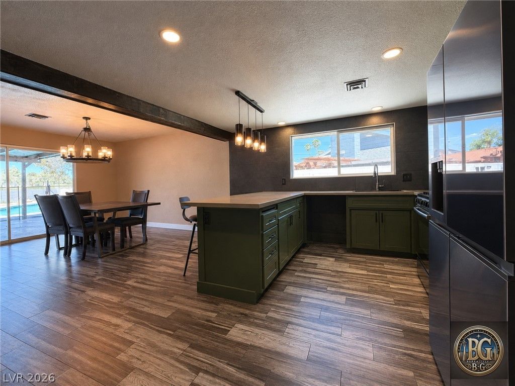 3824 Golf Lane — photo 5 of 24