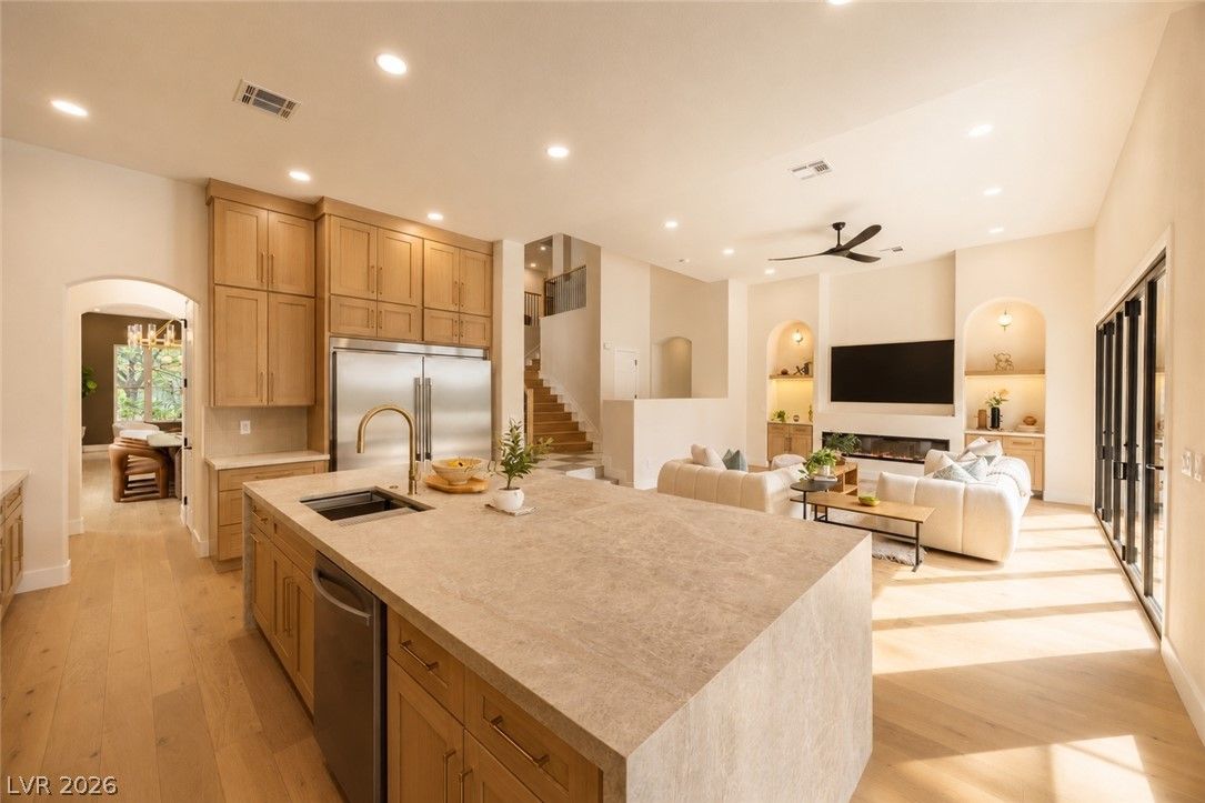 305 Prince Charming Court — photo 3