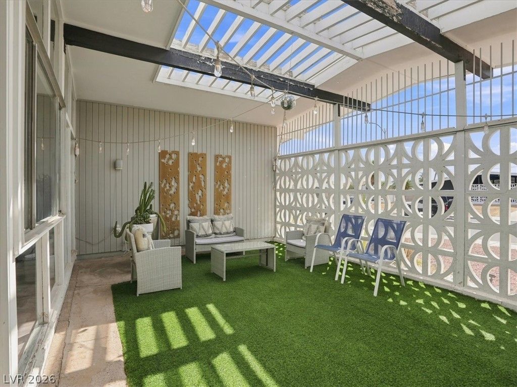 5128 Champions Avenue — photo 2