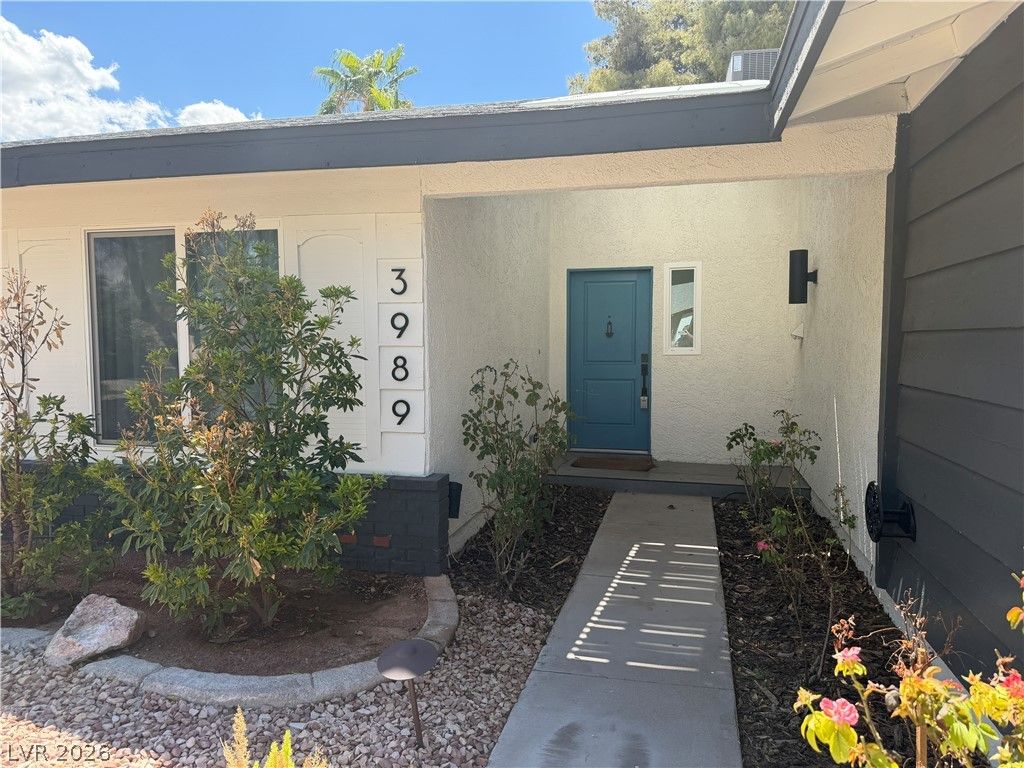 3989 Briarcrest Court — photo 2