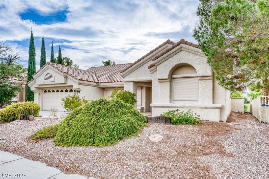 3009 Linkview Drive — photo 1