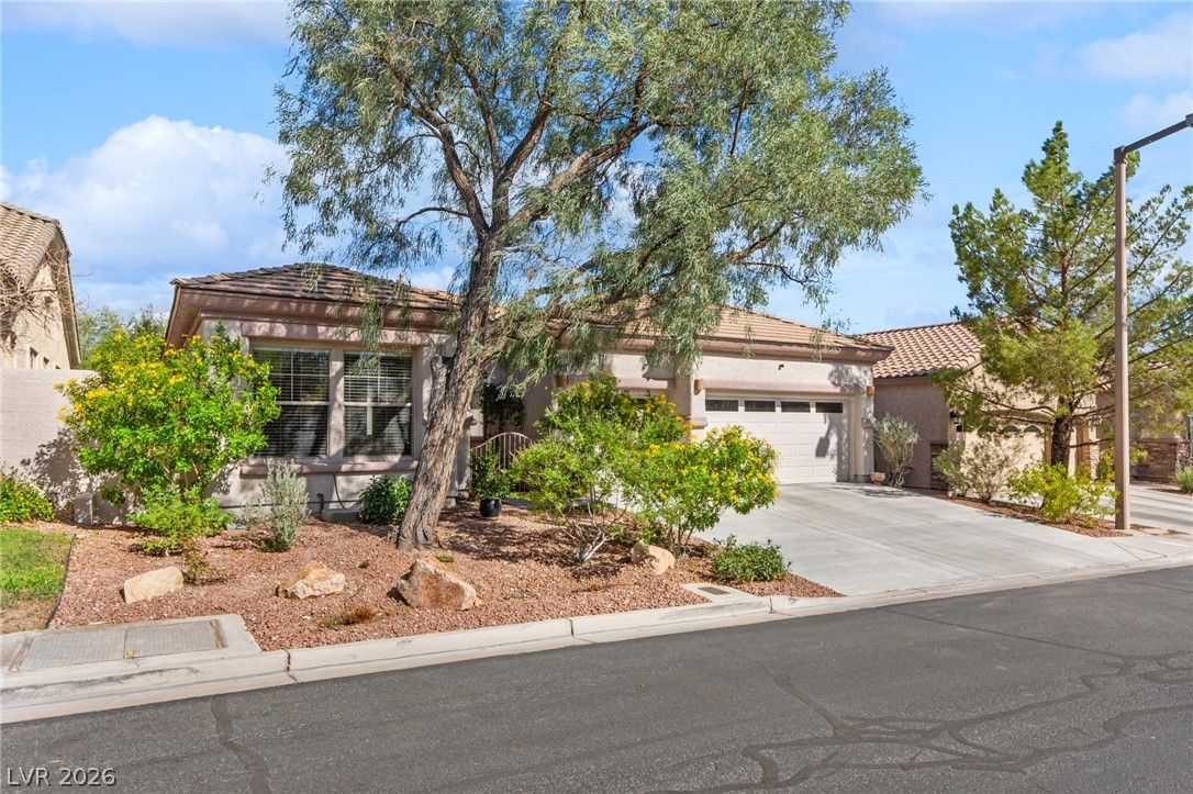 3290 Squire Street — photo 3