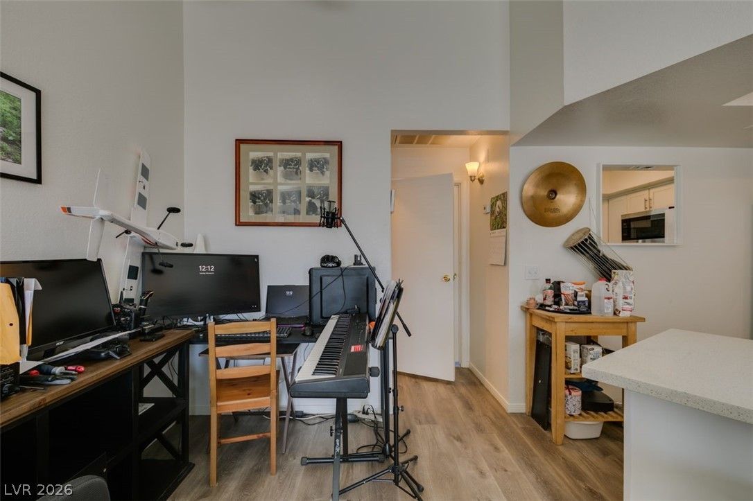 Photo 16