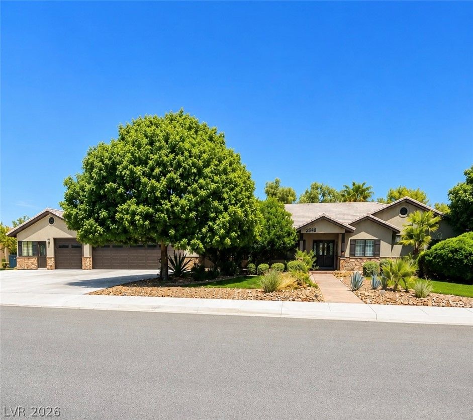 3746 Mahalo Circle — photo 4 of 11