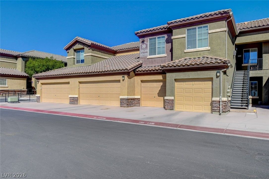 6868 Sky Pointe Drive 1038 — photo 1