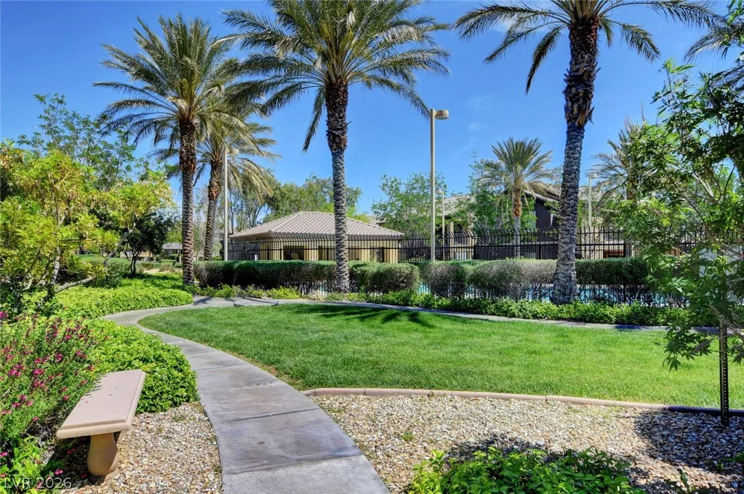 6868 Sky Pointe Drive 1038 — photo 4