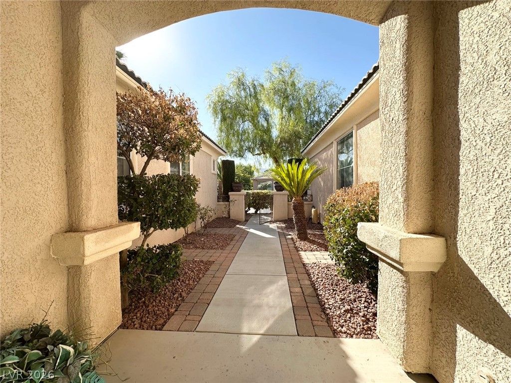 4684 Riva De Romanza Street — photo 4