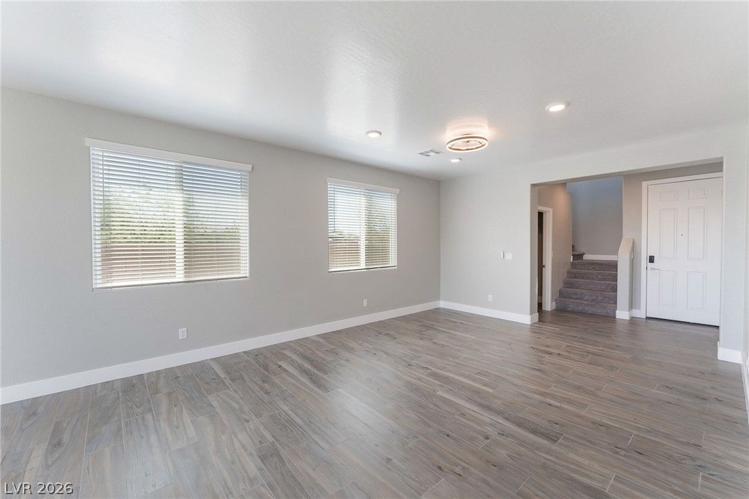 7604 Bandon Cliffs Street — photo 5 of 37