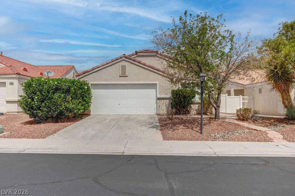 426 River Glider Avenue — photo 2