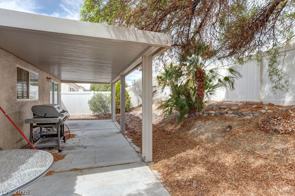 426 River Glider Avenue — photo 3