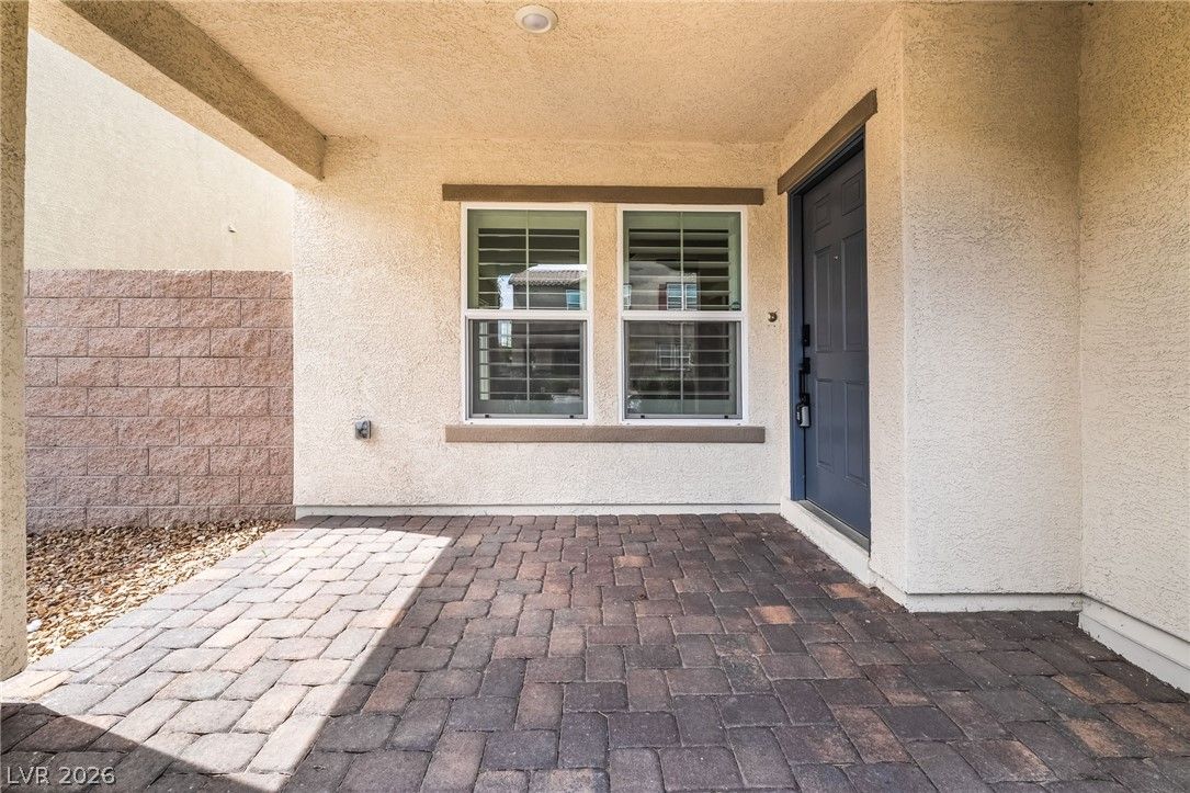3761 Scafati Avenue — photo 3 of 33