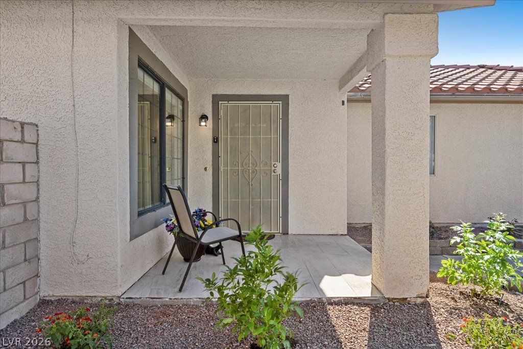 2432 Millcroft Drive — photo 3 of 31