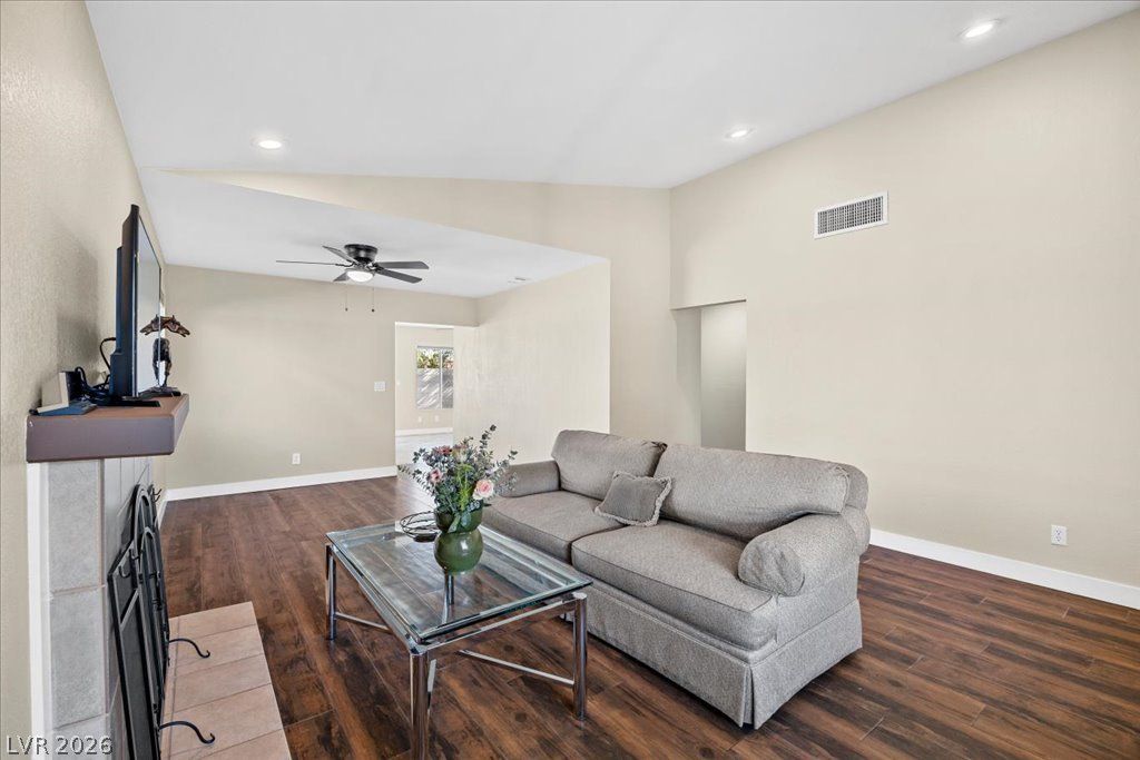 2432 Millcroft Drive — photo 5 of 31