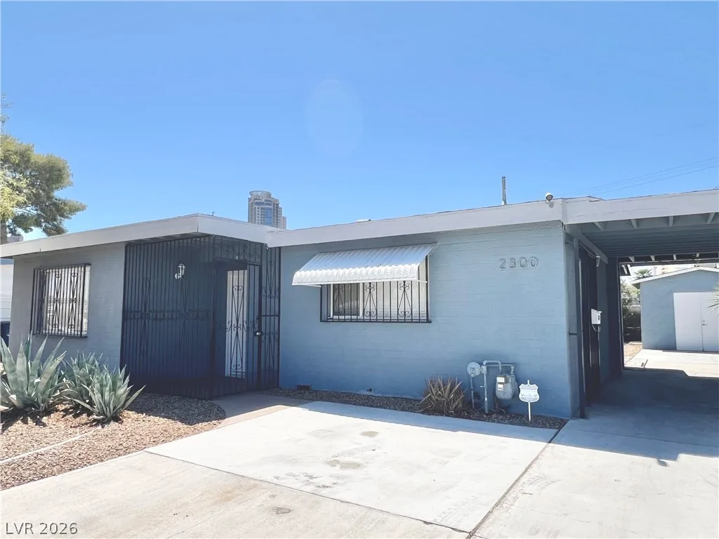 2300 Santa Clara Drive — photo 3