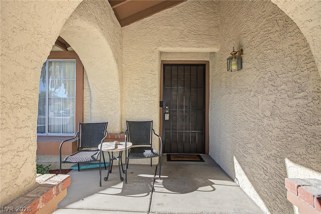 6333 Copperfield Avenue — photo 4