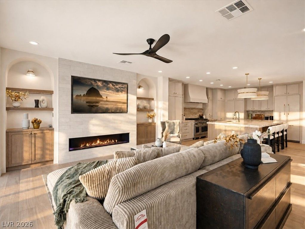 3091 Red Springs Drive — photo 3