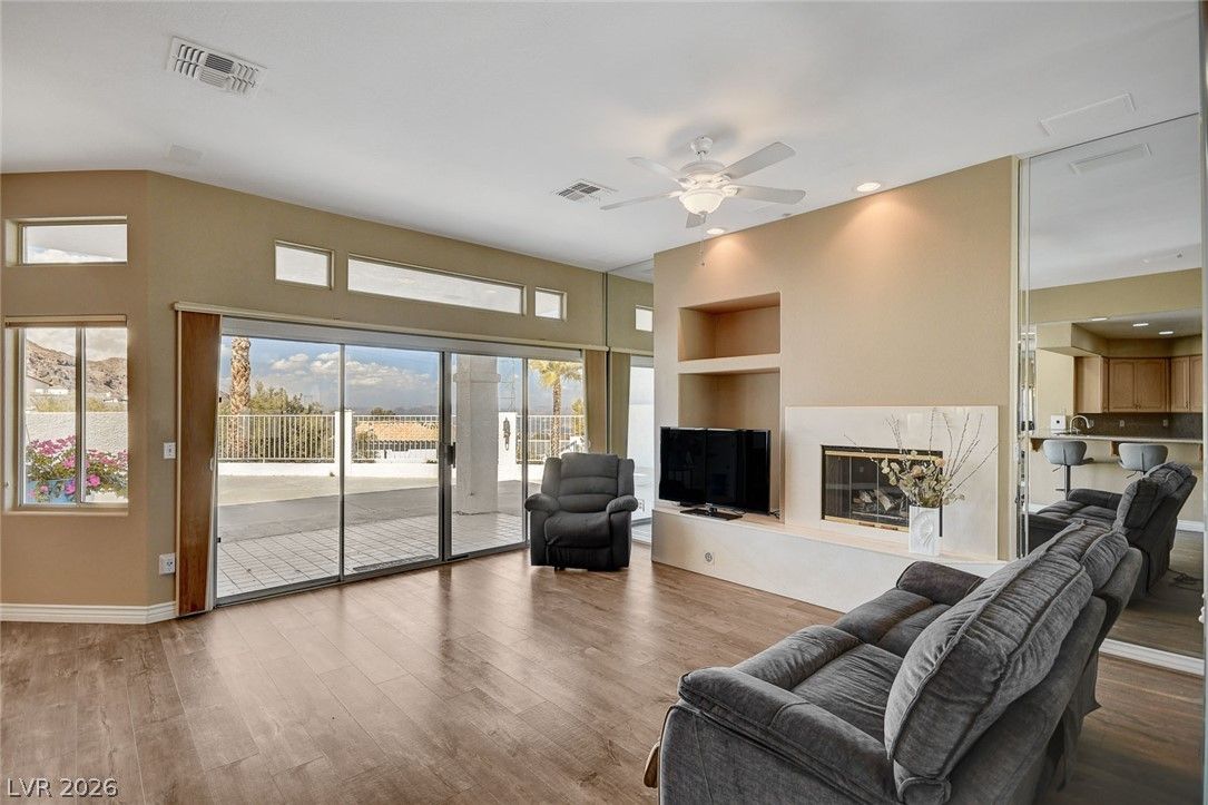 312 Venice Lane — photo 3 of 42