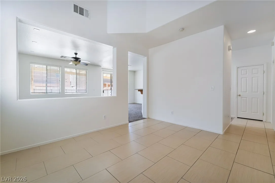 4935 Gingerlyn Street — photo 2