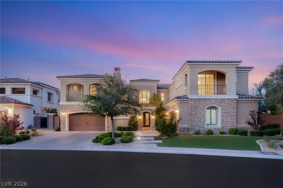 8 Olympia Chase Drive — photo 3