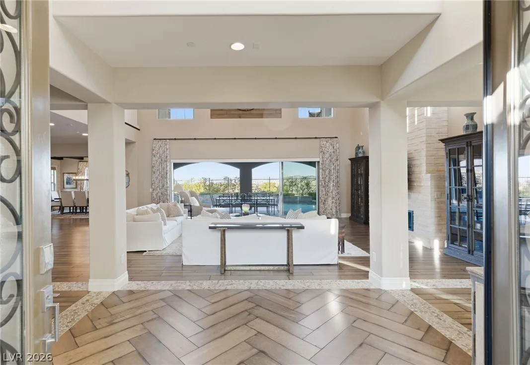 8 Olympia Chase Drive — photo 5