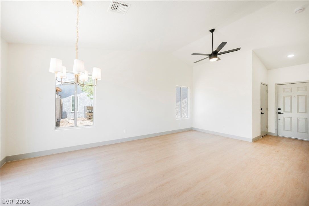 2329 Fields Street — photo 5 of 15