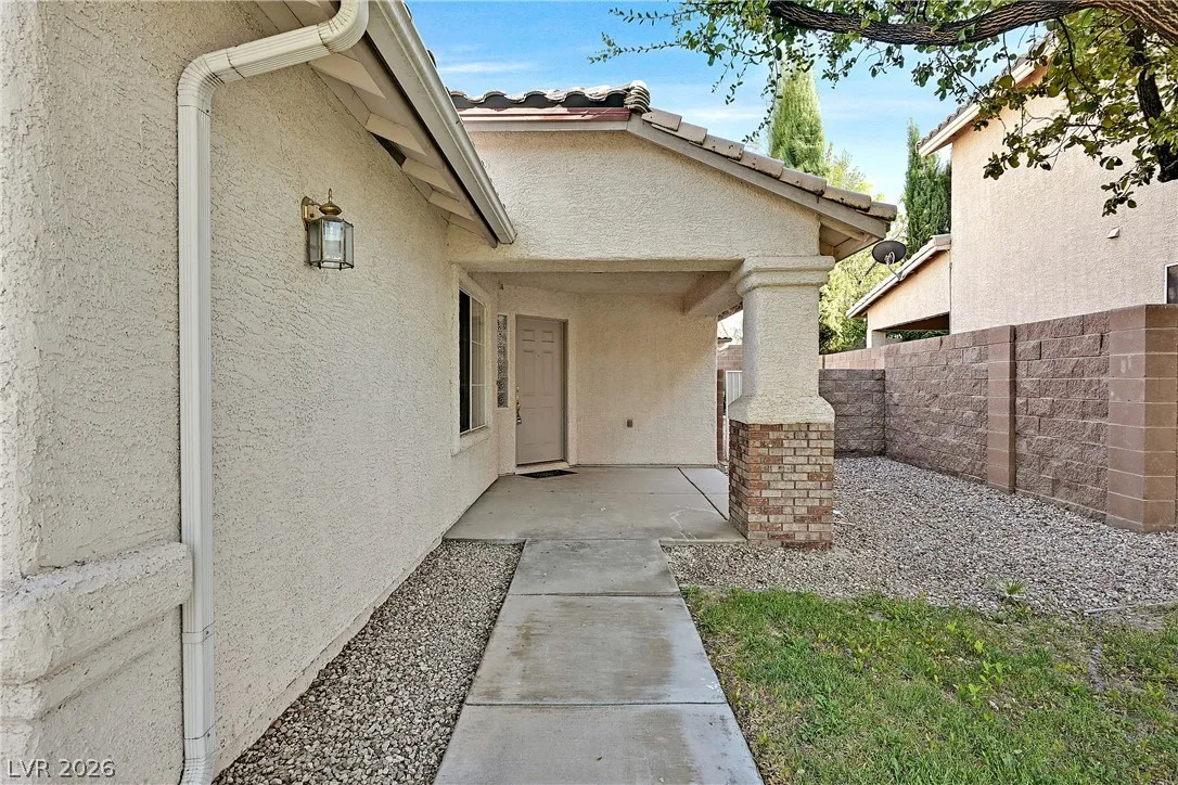 2559 Misty Olive Avenue — photo 2