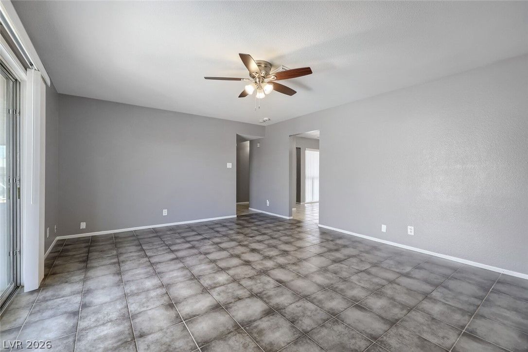 604 Bloomingfield Lane — photo 3