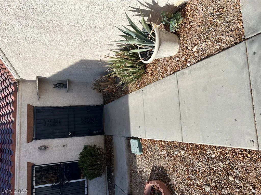 825 Hyattsville Street — photo 2