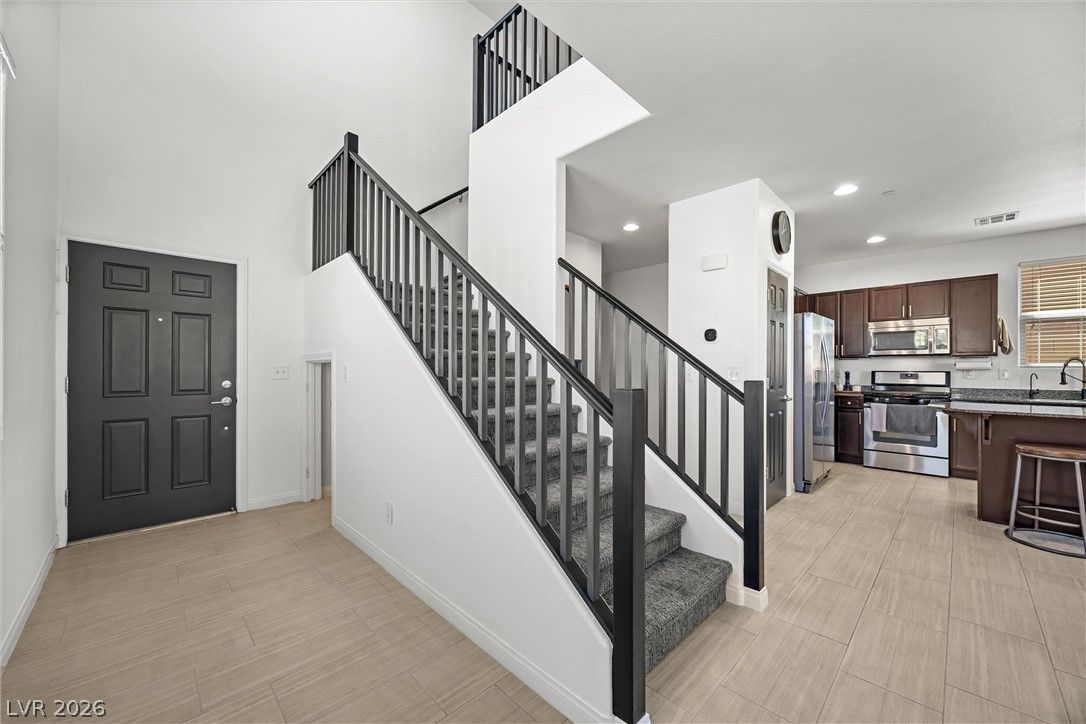 124 Fiery Hill Avenue — photo 4