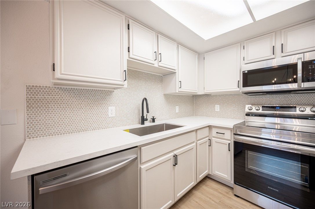 5355 Rod Court 104 — photo 3